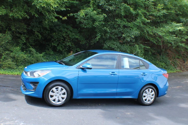 Used 2022 Sporty Blue Kia S image 4