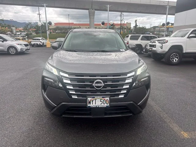 Used 2024 Gray Nissan SV image 8