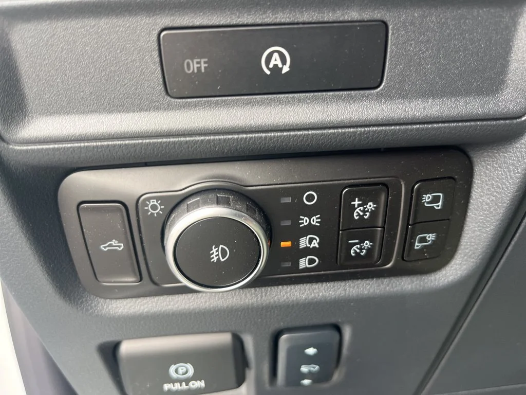 New 2025 Oxford White Ford Tremor® image 25