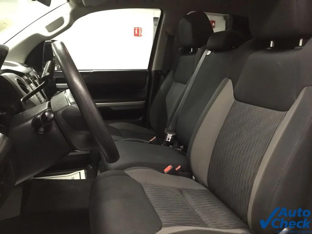 Used 2014 Red Toyota SR5 image 30