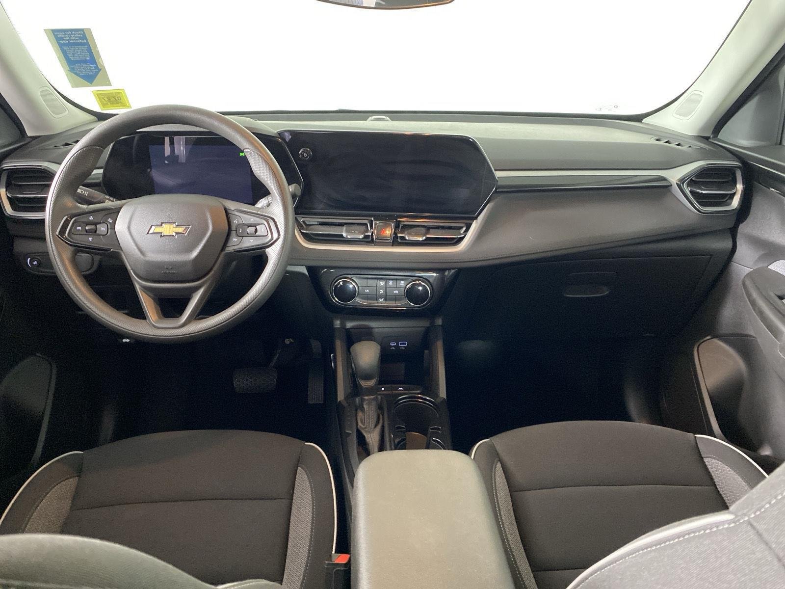 Used 2024 Sterling Gray Metallic Chevrolet LT image 21