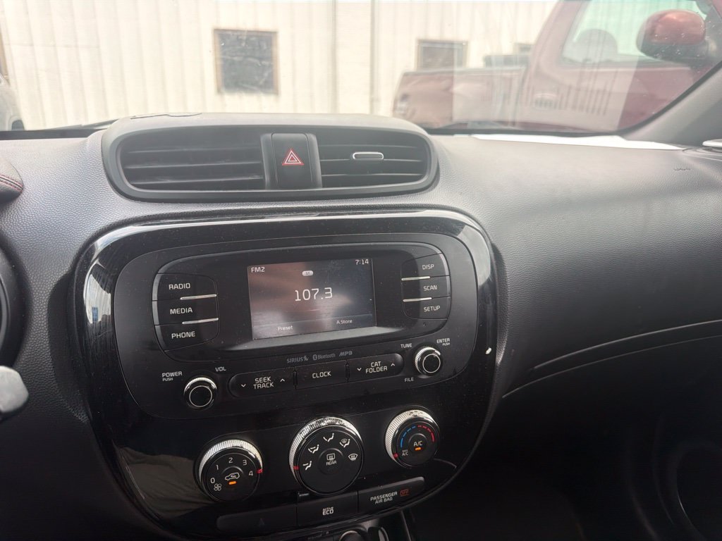 Used 2016 White Kia Plus image 11
