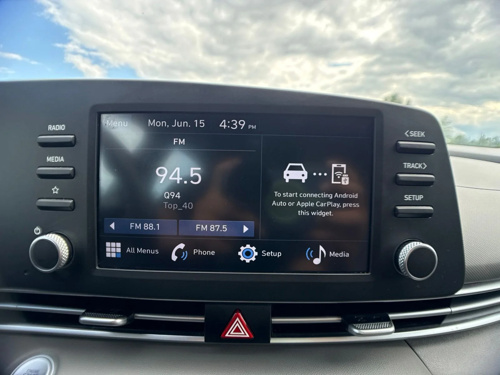 Used 2025 Gray Hyundai SEL Sport image 5