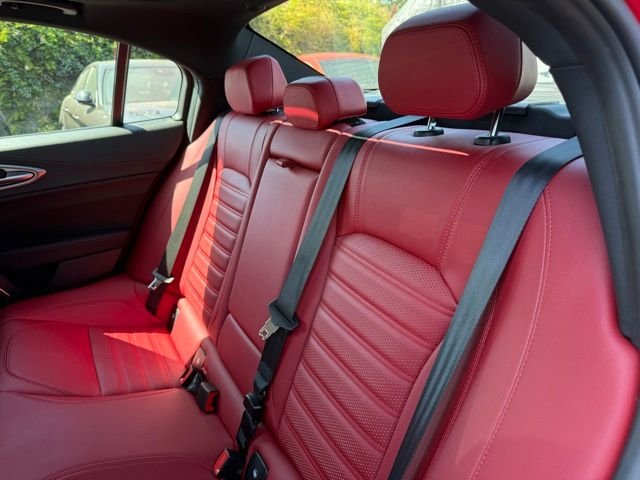 Used 2023 Rosso Etna Alfa Romeo Veloce image 9