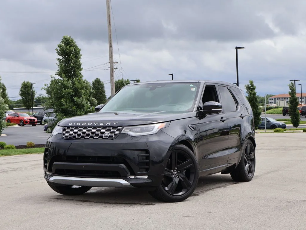 2025 Land Rover Discovery P360 Metropolitan Edition's photo