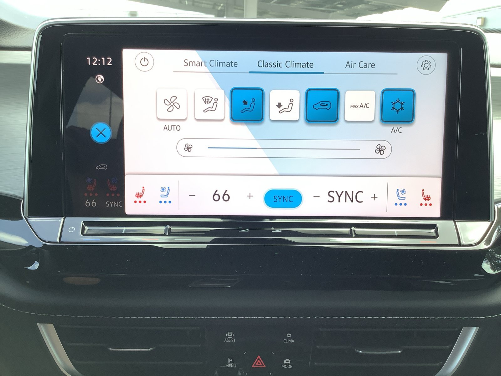 New 2026 PURE GRAY Volkswagen 2.0T SE w/Technology image 24