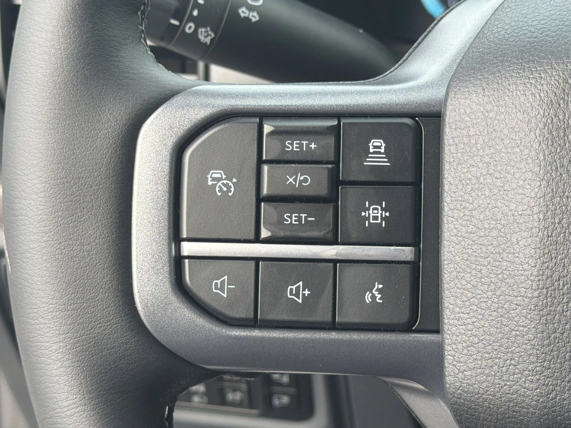 New 2026 Iconic Silver Metallic Ford Lariat® image 17