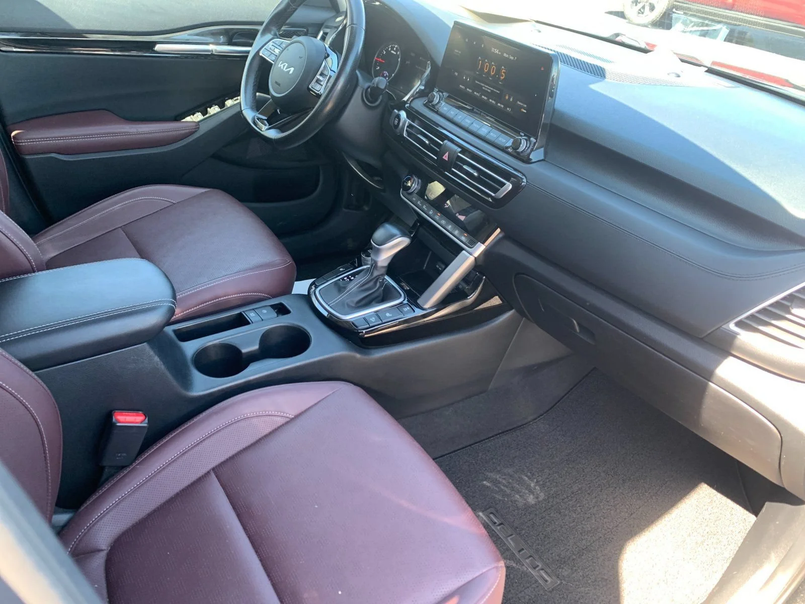 Used 2023 Black Kia SX Turbo image 17