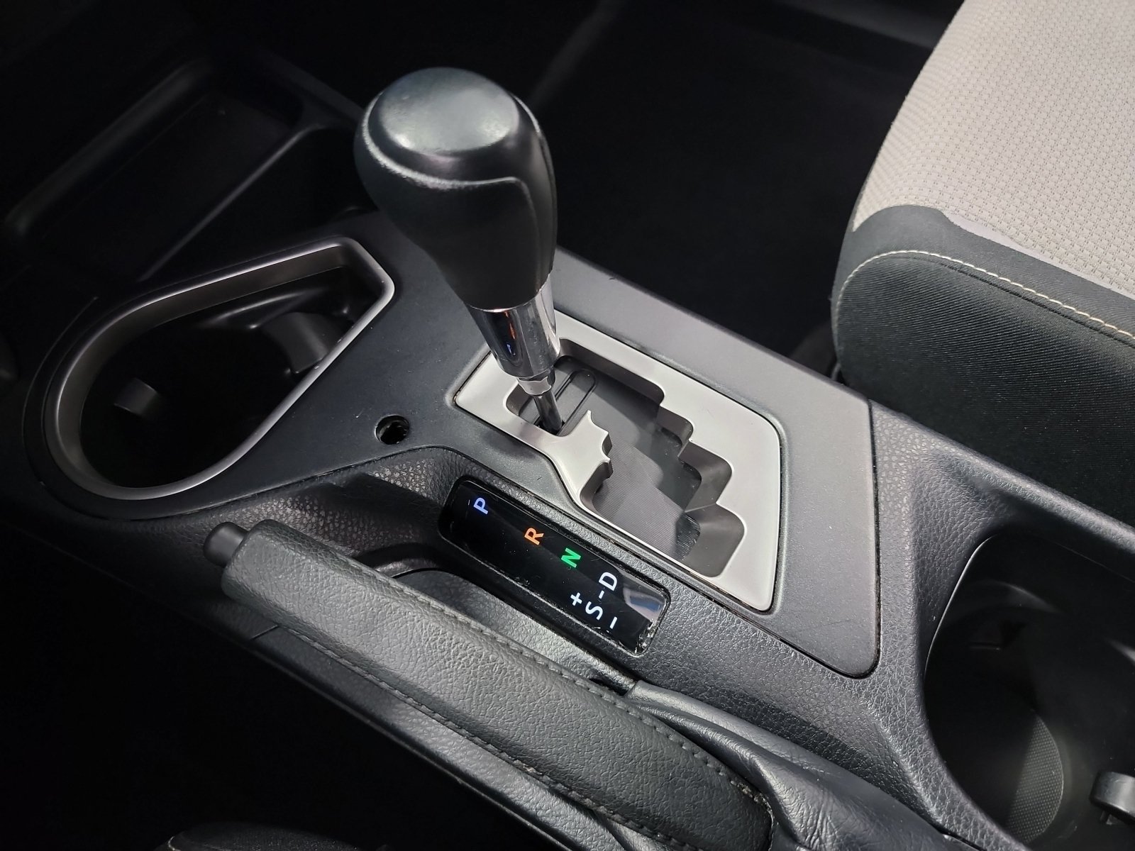 Used 2018 Electric Storm Blue Toyota XLE image 26