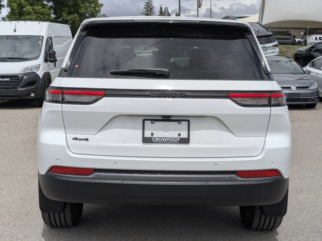 New 2026 White Jeep Altitude - - 4x4 - 20 Gloss Black Wheels - Remote Start - Capri Leatherette & More! image 7