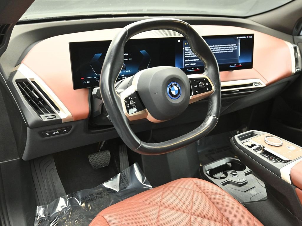2023 BMW IX - Image 8