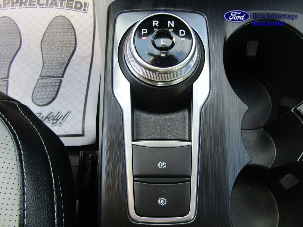 Certified Used 2025 Star White Ford Platinum image 31