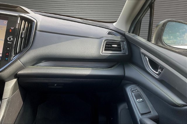 Used 2025 White Subaru Onyx Edition Touring image 29