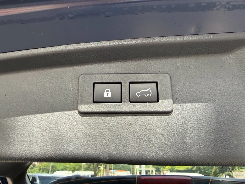 Used 2025 Cosmic Blue Pearl Subaru Onyx Edition image 27