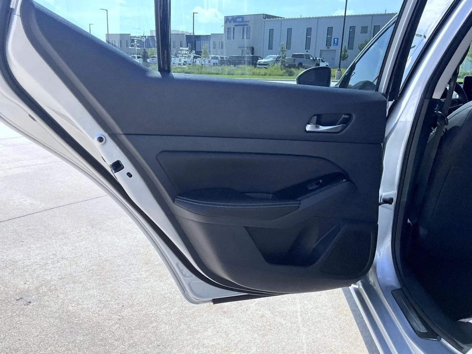 Used 2023 Silver Nissan 2.5 SL image 18