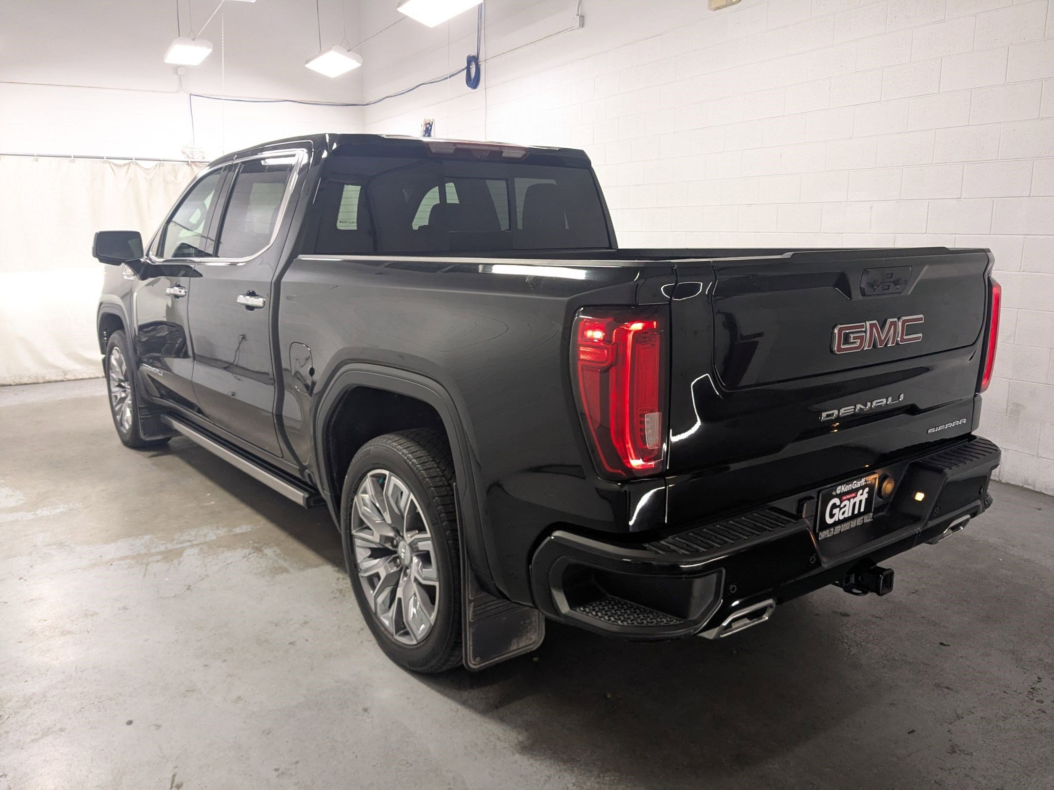 Used 2024 White GMC Denali image 7
