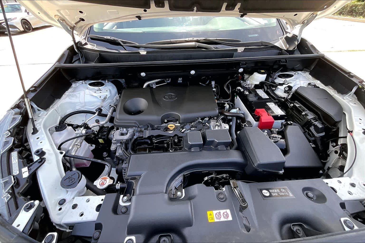 Used 2025 Ice Cap Toyota XLE image 32