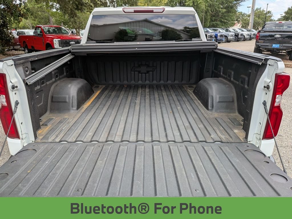 Used 2022 White Chevrolet RST image 32