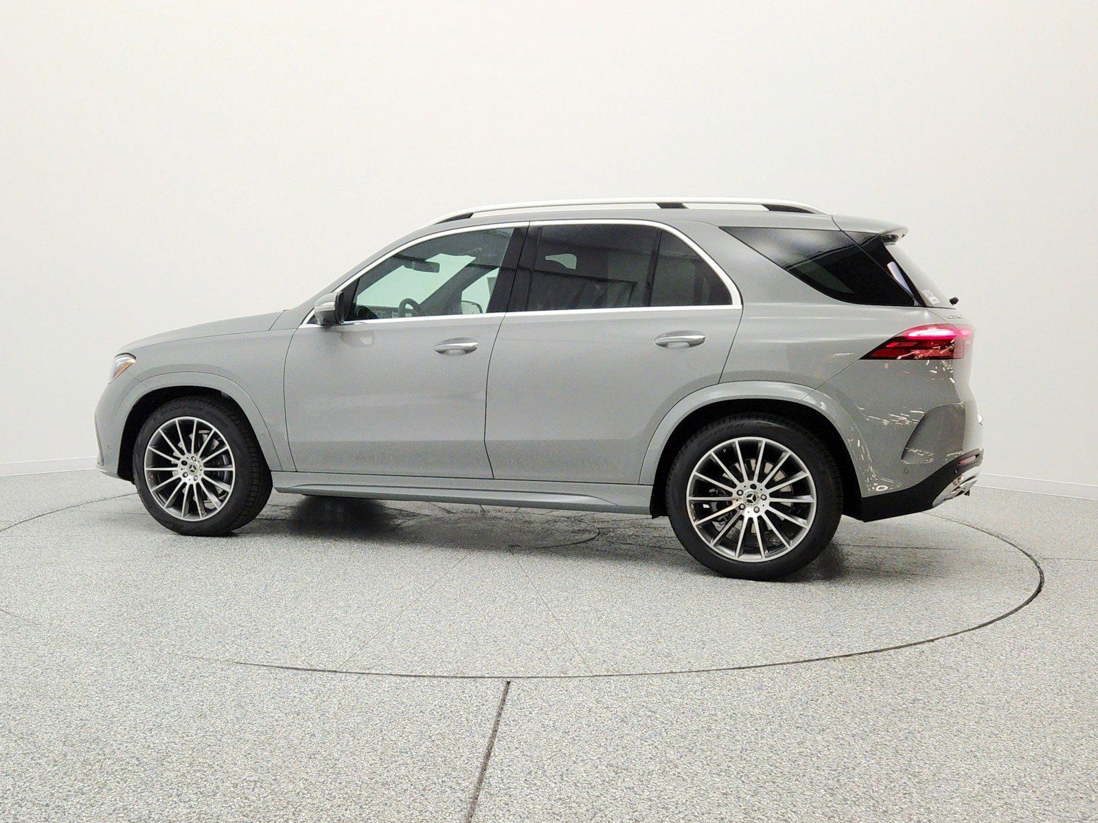 New 2026 MANUFAKTUR Alpine Grey Mercedes-Benz GLE 450 4MATIC® SUV image 37