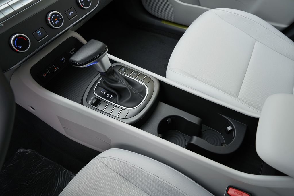 New 2027 Atlas White Hyundai SE image 42