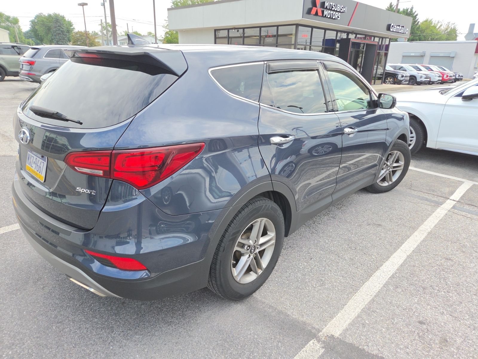Used 2017 Blue Hyundai 2.4 image 3