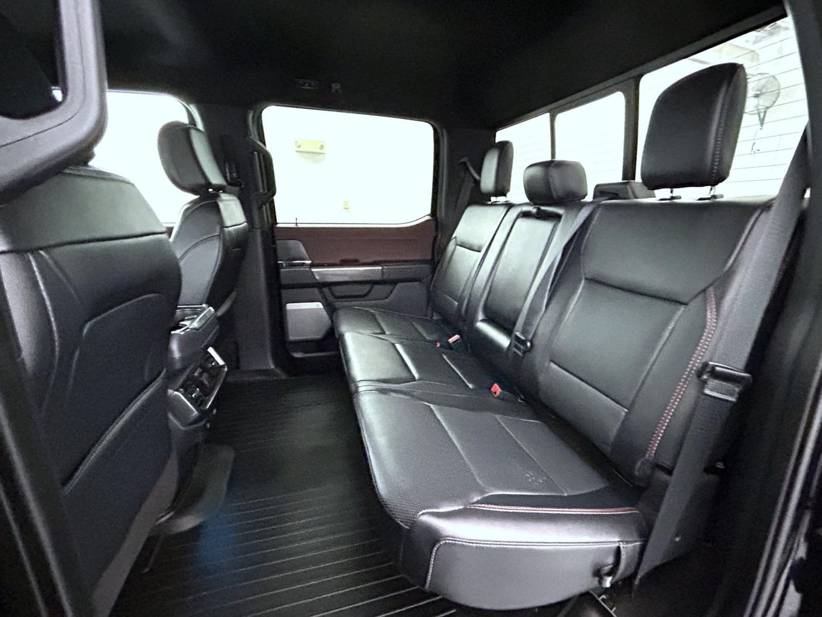 Used 2023 Agate Black Metallic Ford Lariat image 19
