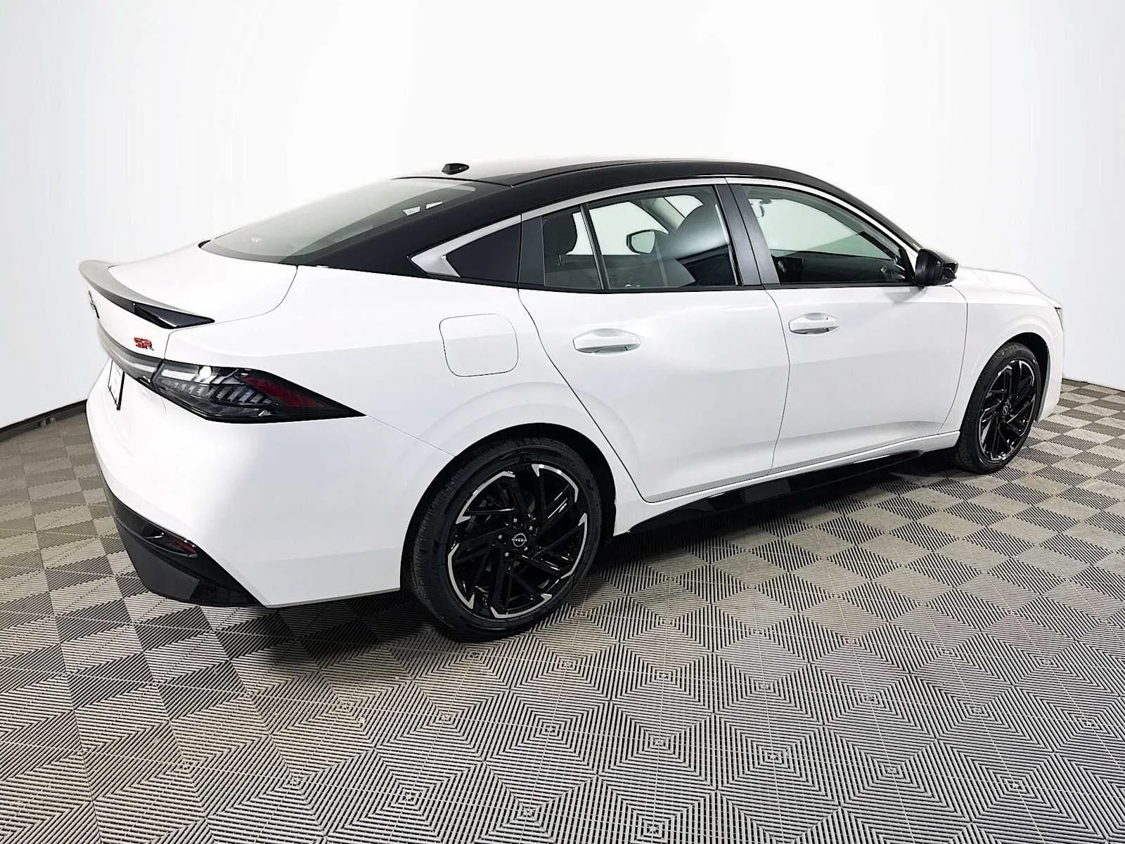 New 2026 Aspen White TriCoat / Super Black Two-tone Nissan SR image 2