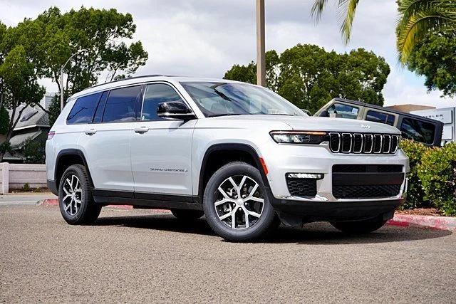 2024 Jeep Grand Cherokee L Limited 4x4's photo