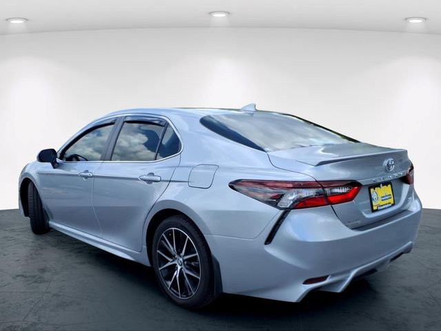 Used 2022 Silver Toyota SE image 11