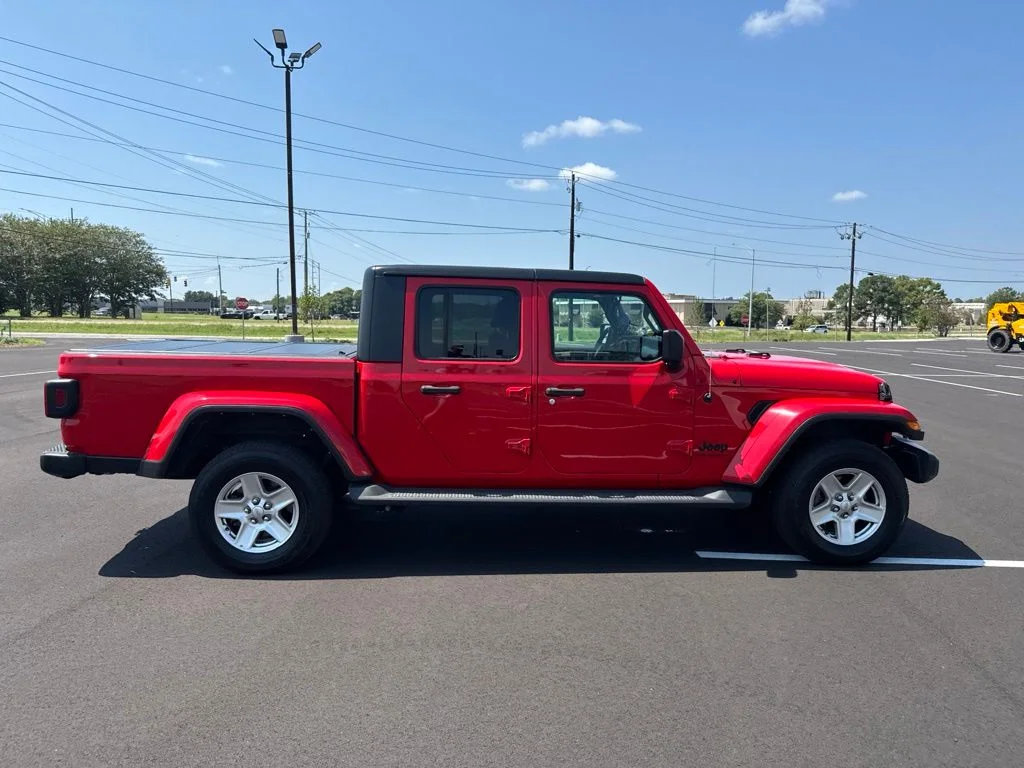 Used 2023 Red Jeep Sport S image 15