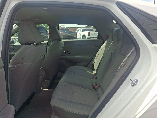 New 2026 White Hyundai SE image 9