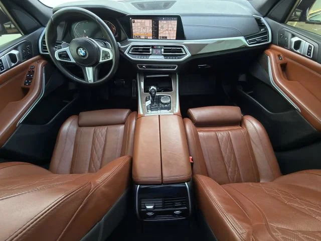 Used 2021 Black BMW xDrive40i image 13