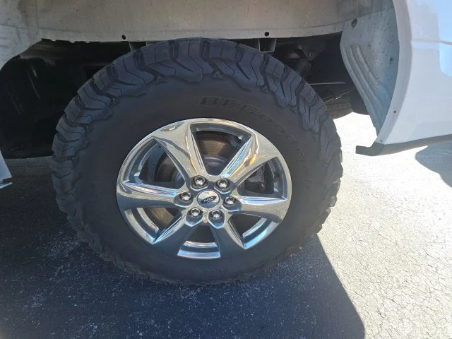 Used 2020  Ford  image 19