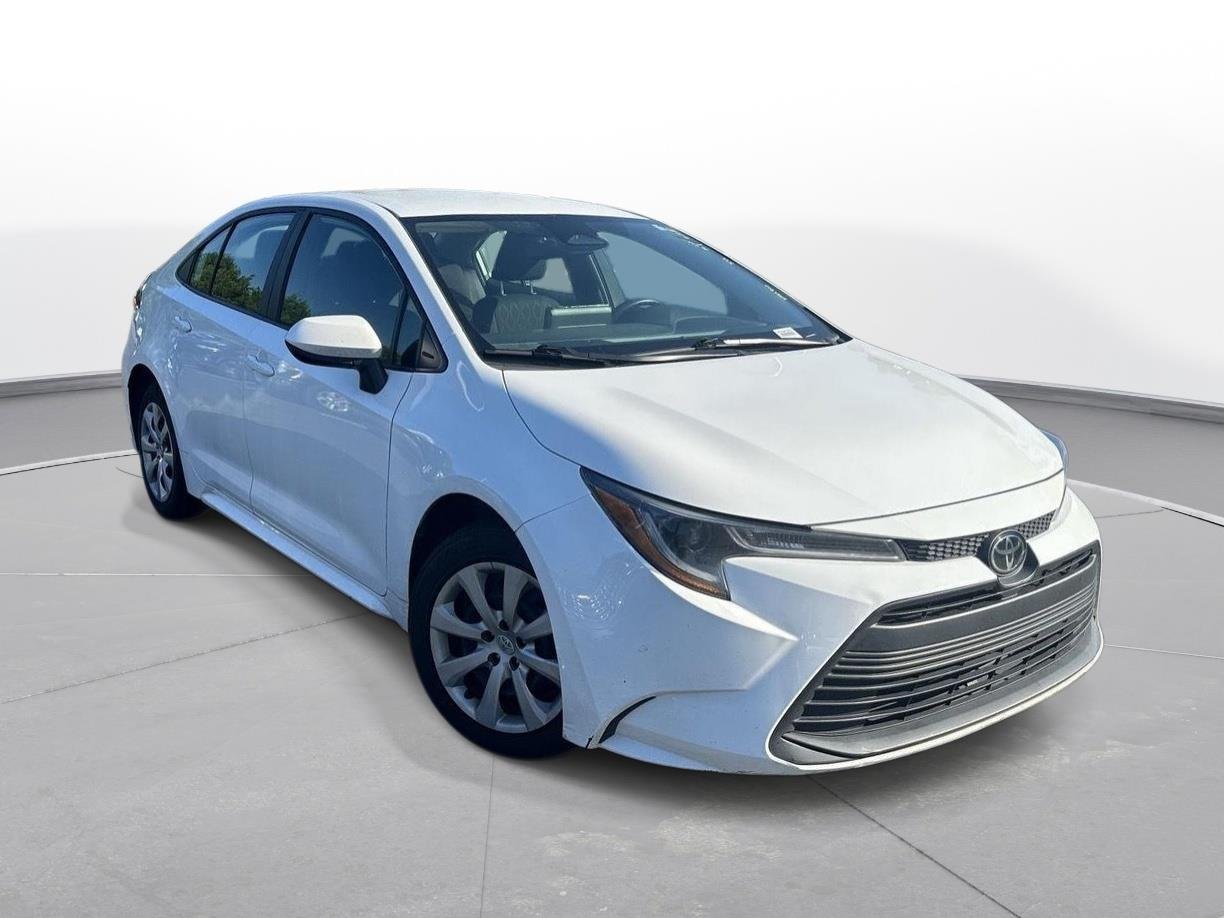 Used 2024 Ice Cap Toyota LE image 4