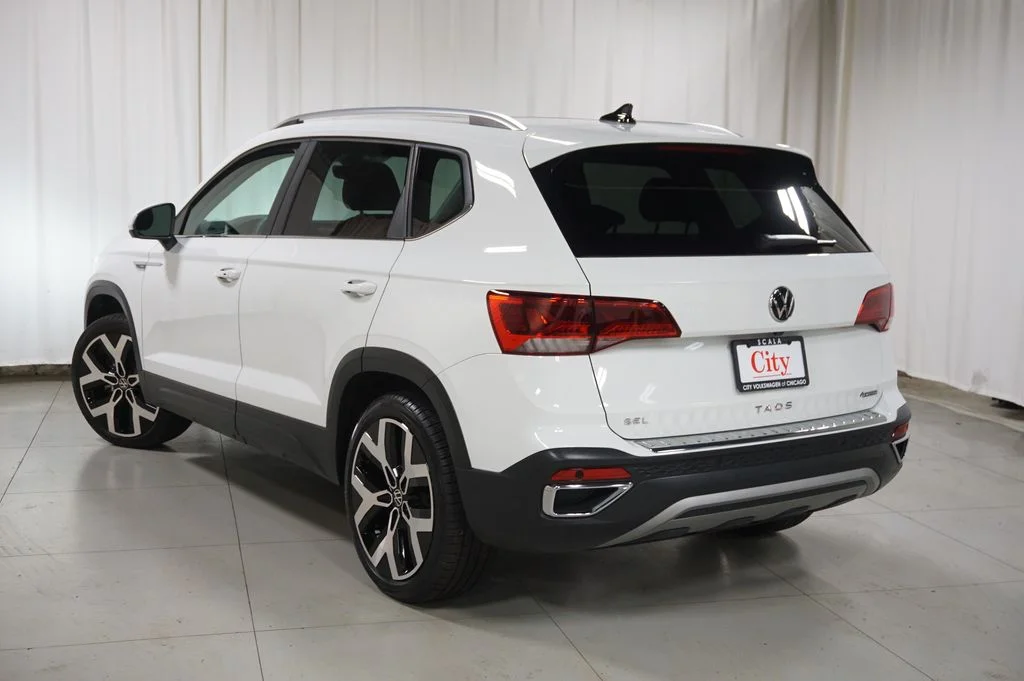 Certified Used 2023 Pure White Volkswagen 1.5T SEL image 17