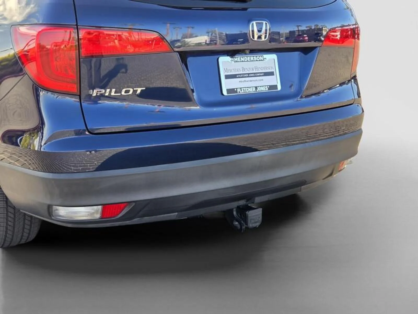 Used 2016 Obsidian Blue Pearl Honda EX-L image 4