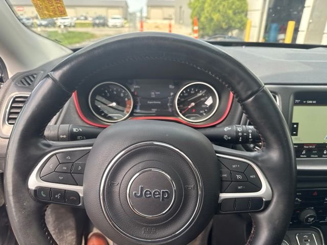 Used 2018 Granite Crystal Metallic Clearcoat Jeep Trailhawk image 16