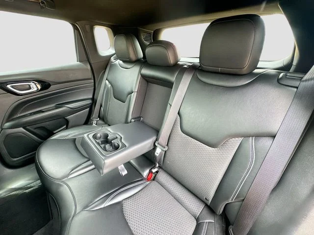 Used 2023 Gray Jeep Altitude image 25