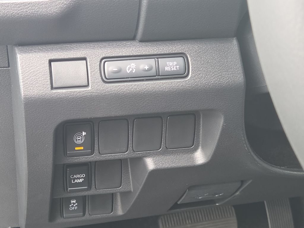 New 2026 Gun Metallic Nissan Crew Cab SV image 10
