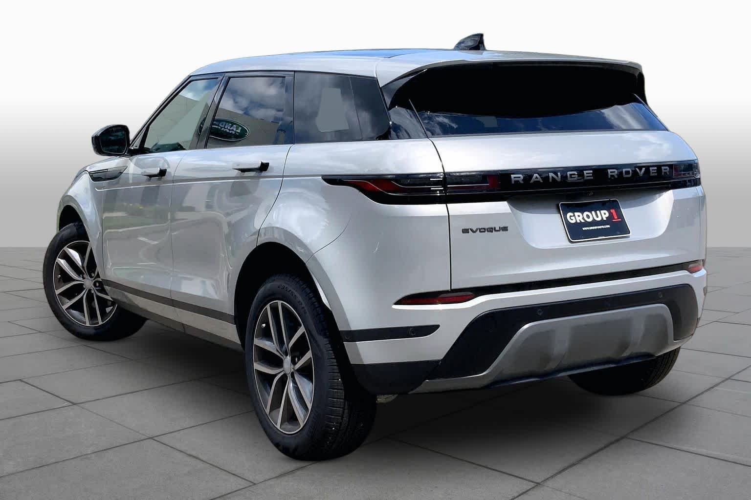 Used 2026 Seoul Pearl Silver Metallic Land Rover Core S image 12