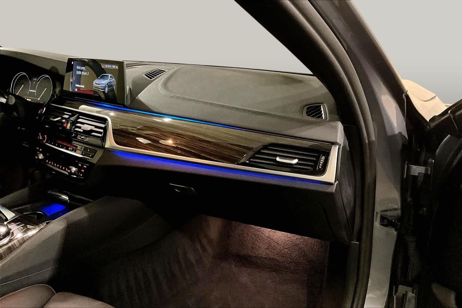 Used 2018 Bluestone Metallic BMW M550i xDrive image 18