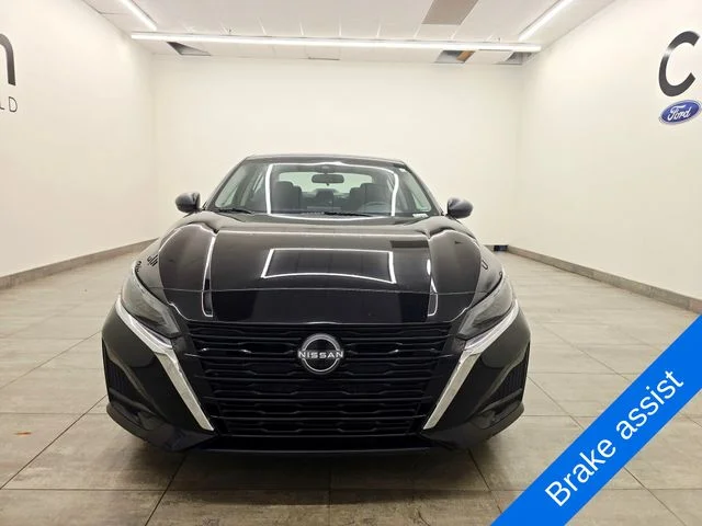 Used 2025 Super Black Clearcoat Nissan 2.5 SV image 7