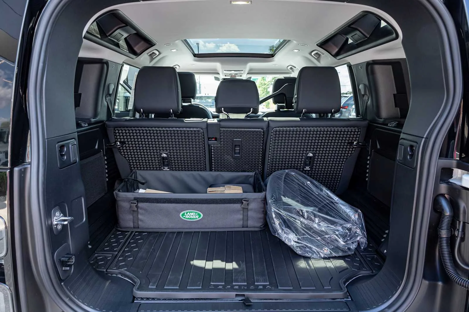New 2026 Fuji White Land Rover S image 33
