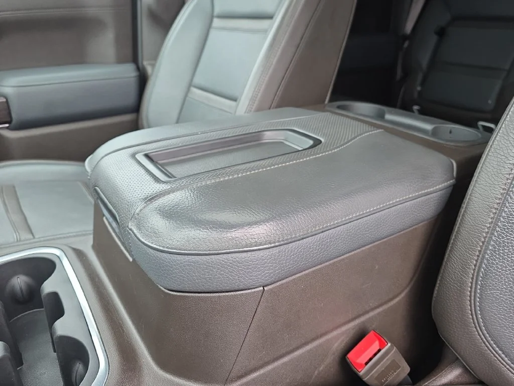 Used 2021 White GMC Denali image 12