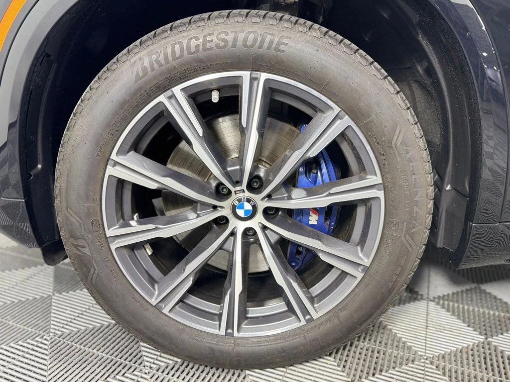 Certified Used 2026 Black Sapphire Metallic BMW xDrive40i image 9