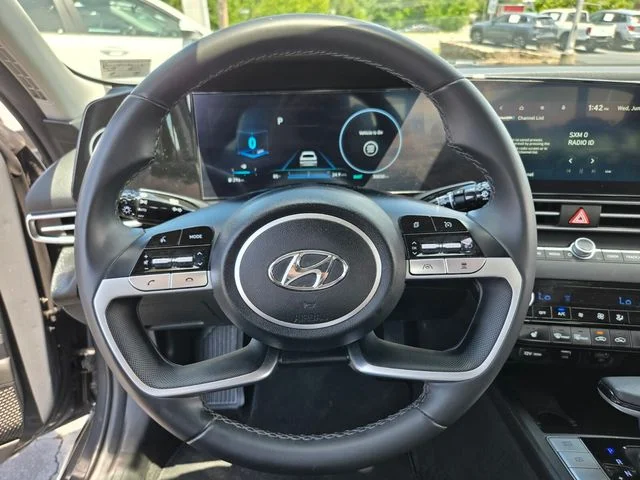 Used 2023 Gray Hyundai SEL image 29