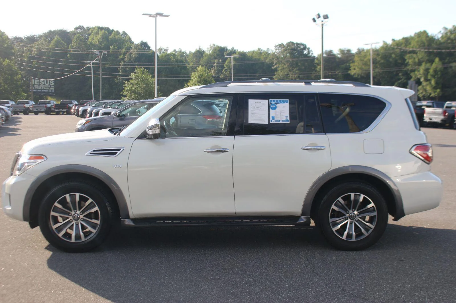 Used 2019 White Nissan SL image 4