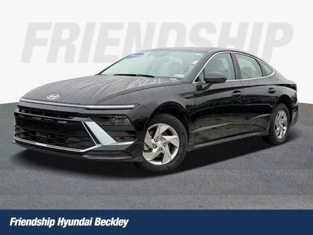 Used 2026 Black Hyundai SE image 1
