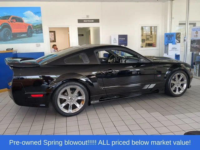 Used 2005 Black Ford GT Premium image 11