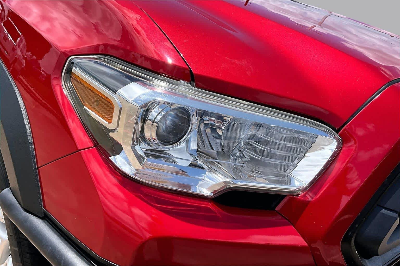 Used 2020 Barcelona Red Metallic Toyota SR5 image 27